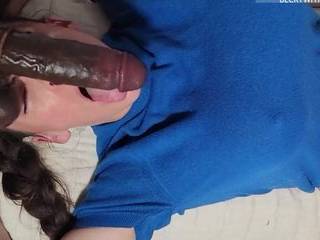 Порно развел на улице