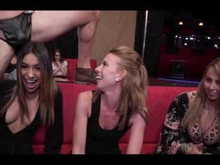 Порно большие сиськи двойное